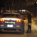 Scopre che la fidanzata fa la prostituta e comincia a sfruttarla, denunciato