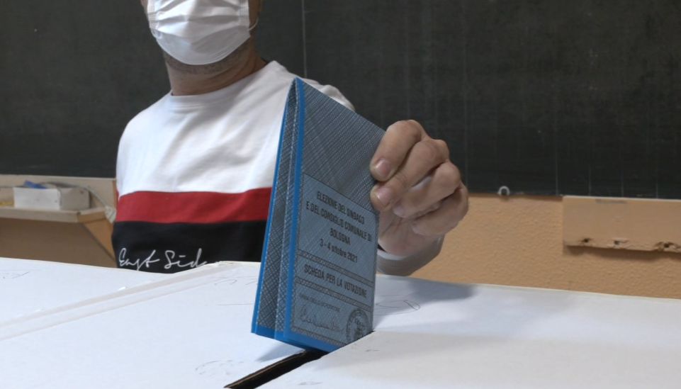 Elezioni: a Bologna affluenza in picchiata