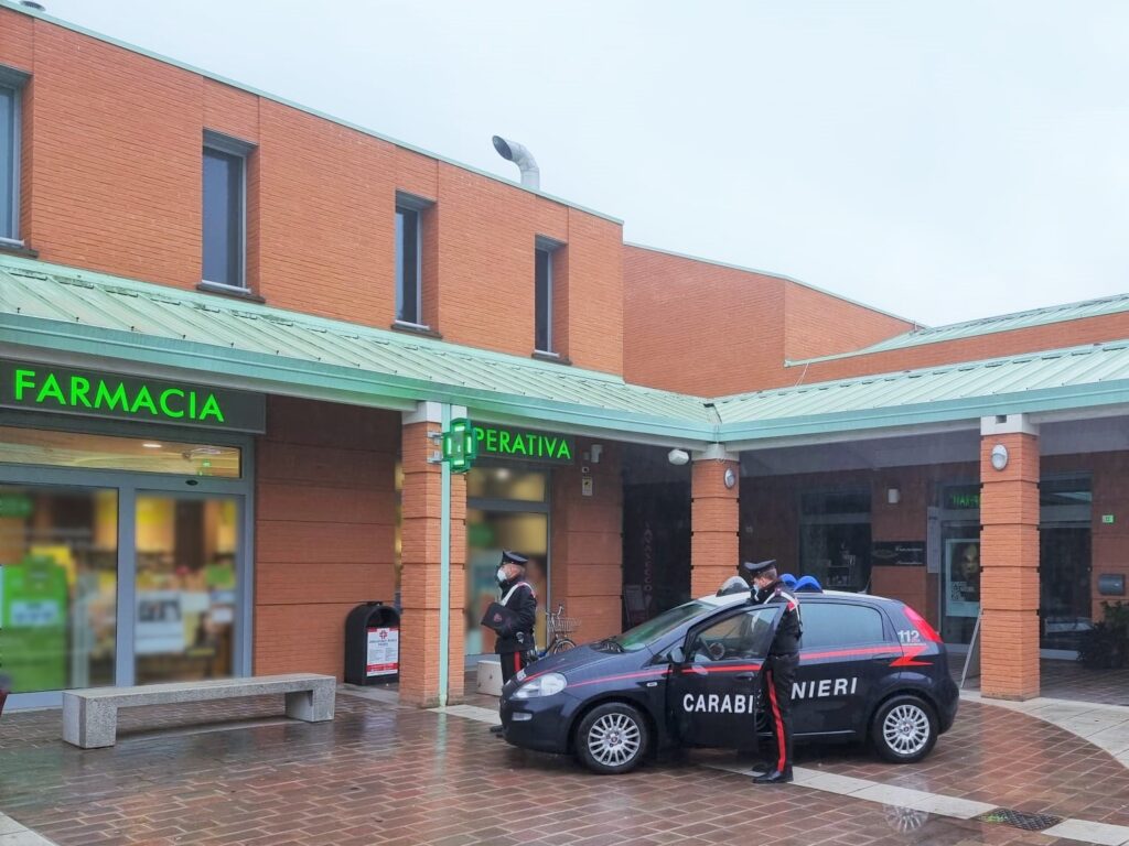 Furti in farmacie, market e in un centro estetico: arrestato 29enne