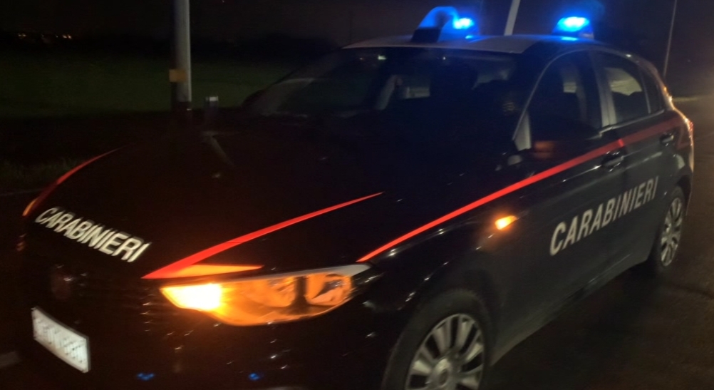 Rave abusivo in capannone a Medicina, denunciati 75 giovani