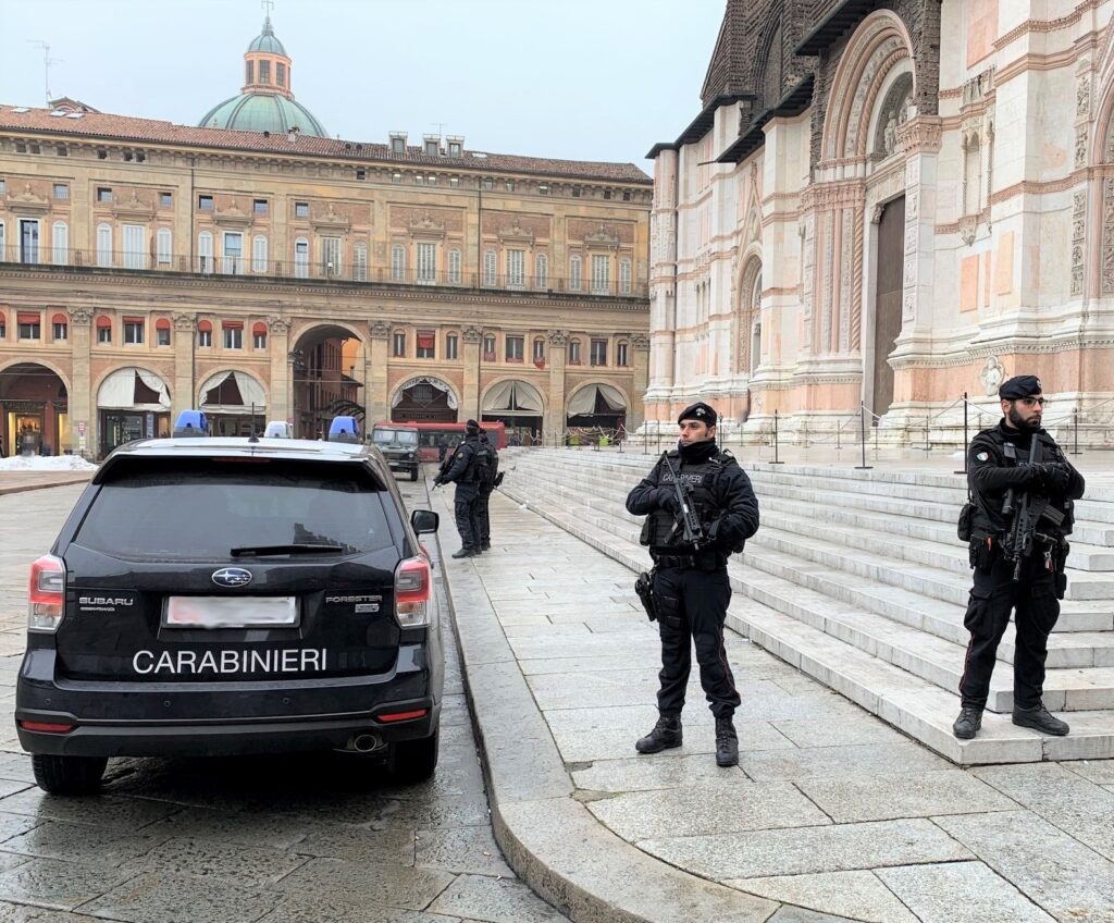 Zaino abbandonato in San Petronio: basilica evacuata