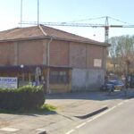 Gli rimuovono l’auto e aggredisce l’addetto del deposito