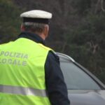 Tassista abusivo recidivo ‘pizzicato’ dalla polizia locale