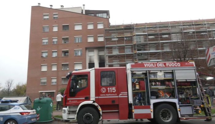 Morto l’anziano ustionato in casa in zona Barca