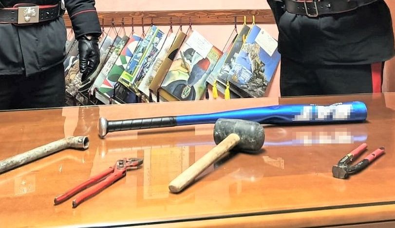 Rissa a ‘mazzate’ a Castiglione dei Pepoli, quattro denunciati dai carabinieri