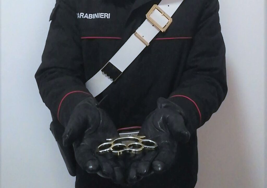 Rissa dopo la partita di terza categoria, sequestrato tirapugni