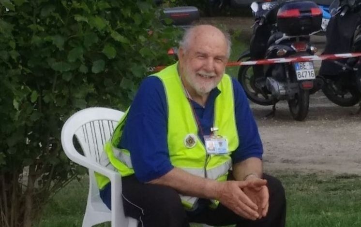 Si ferma a prestare soccorso, investito e ucciso in A14