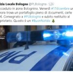 Trova portafogli con 220 euro e lo restituisce