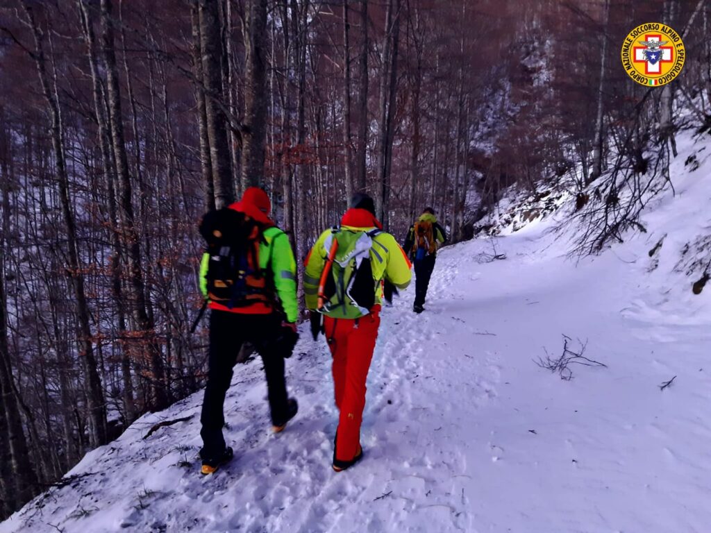 Escursionista in difficoltà per forte vento salvato dal Soccorso Alpino
