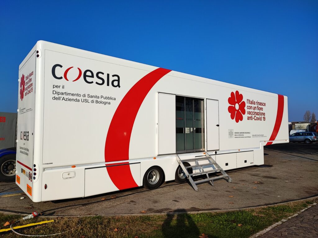 Open day vaccini: clinica mobile in Piazza Maggiore per under 20