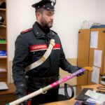 Bastonate alla moglie davanti al figlio, che chiama il 112