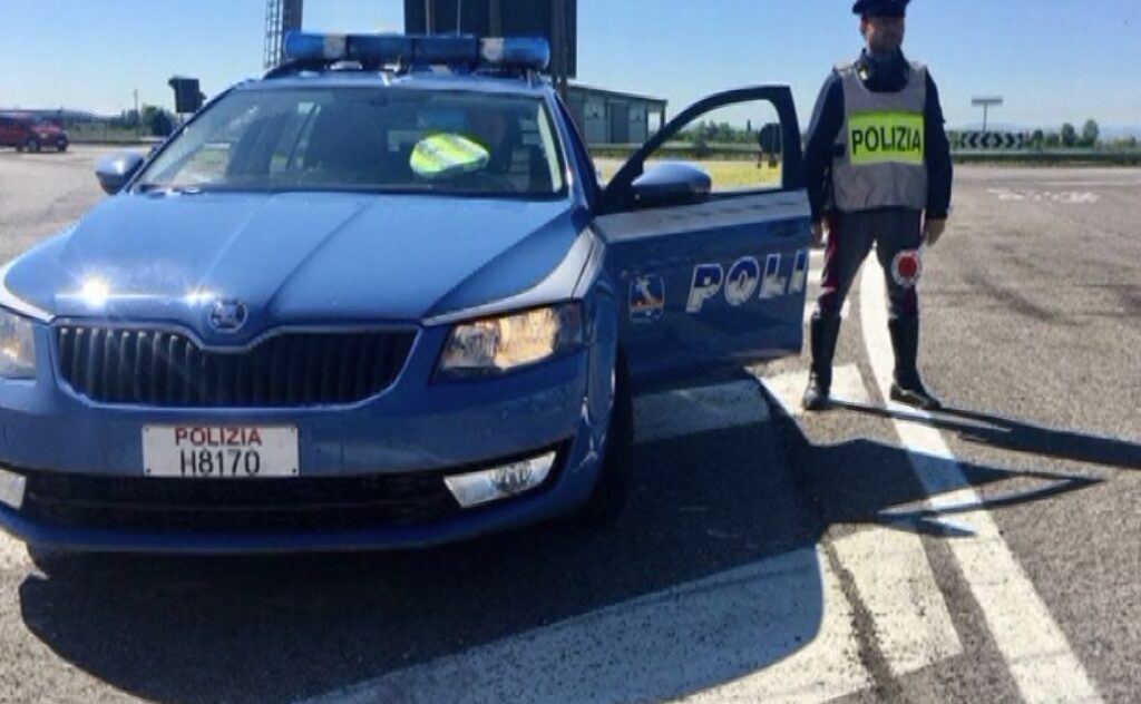 Nasconde 12mila euro sotto il cruscotto, denunciato