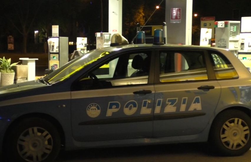 Tentata rapina al distributore, due in manette