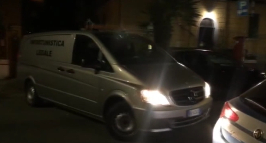 Agente trovato senza vita in casa, morta anche la madre