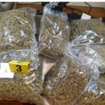 Spaccia in albergo, ma a casa nasconde 5 kg di droga
