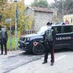 Danneggia un ristorante e minaccia di morte i carabinieri: arrestato