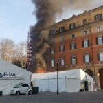 Incendio in Piazza XX Settembre: danneggiato hub accoglienza profughi
