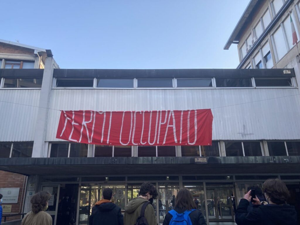 Scuola: studenti occupano i licei Galvani, Fermi e l’Itis Belluzzi-Fioravanti
