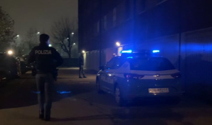 Stacca grondaie e ruba 30 kg di rame da un condominio