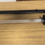 In casa una katana proibita: coppia nei guai