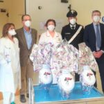 I carabinieri portano uova di Pasqua ai piccoli pazienti del Bellaria