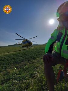 Pianoro, si fa male a una gamba durante una camminata: soccorsa 58enne