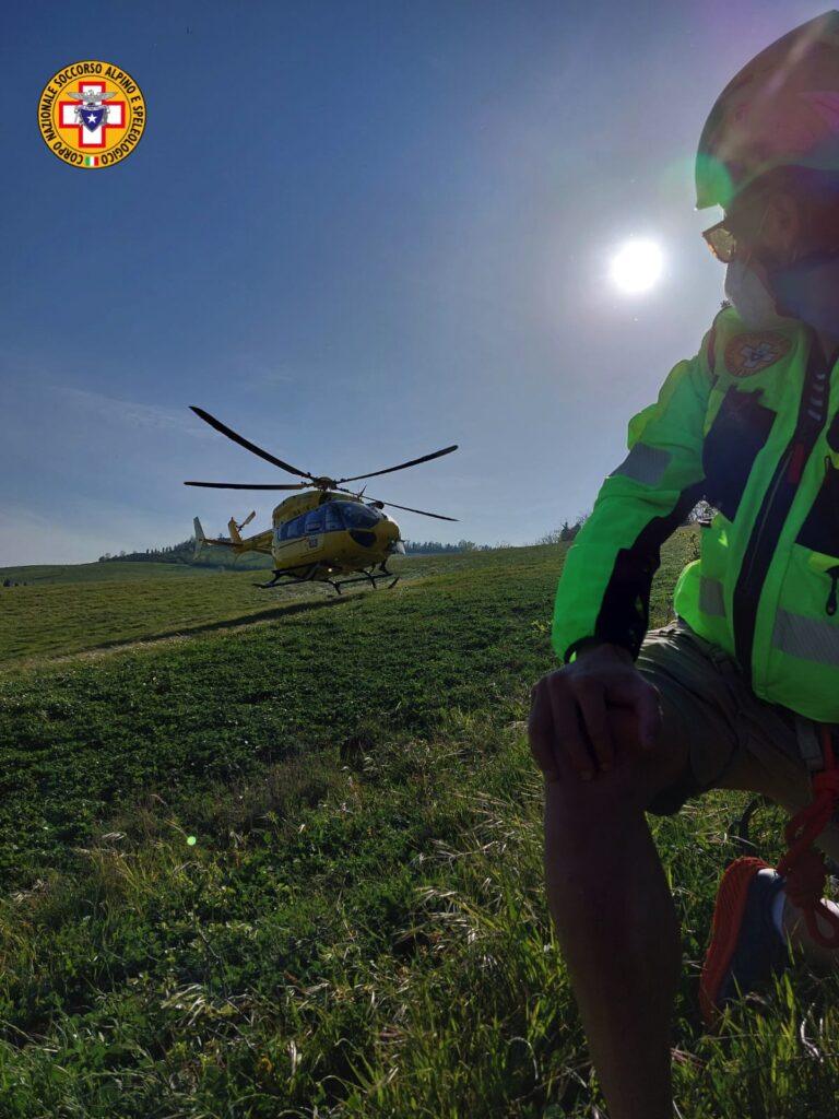 Pianoro, si fa male a una gamba durante una camminata: soccorsa 58enne