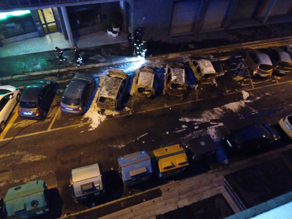 Rogo in via Beethoven: a fuoco quattro auto
