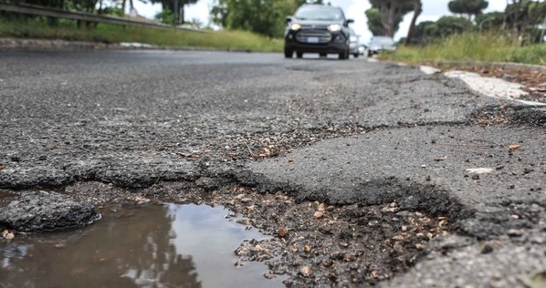 Maltempo: buche in strada, modifiche alla viabilità sulla Lungosavena