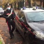 Compagno violento aggredisce il figlio della convivente e i carabinieri