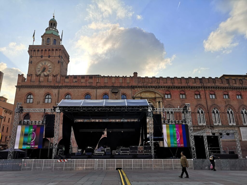 Concertone per la pace: il Comune vieta il vetro nell’area dell’evento