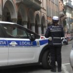 Bolognina, la polizia locale arresta pusher in monopattino