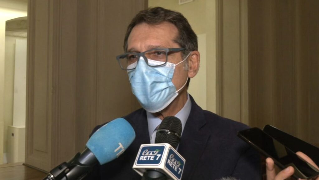 Bimbo caduto dal carro di carnevale, tra i testimoni anche l’ex sindaco Merola