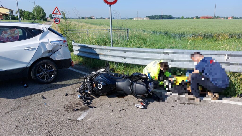 Schianto a Persiceto, grave un motociclista di 29 anni