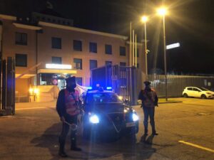 Spara dal balcone a Castenaso: 50enne denunciato