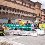 Tiro alla fune in Piazza Maggiore. È il festival della Partecipazione promosso da Legambiente-ActionAid e Cittadinanzattiva