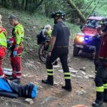 Si sente male mentre fa un giro in mountain bike con amici