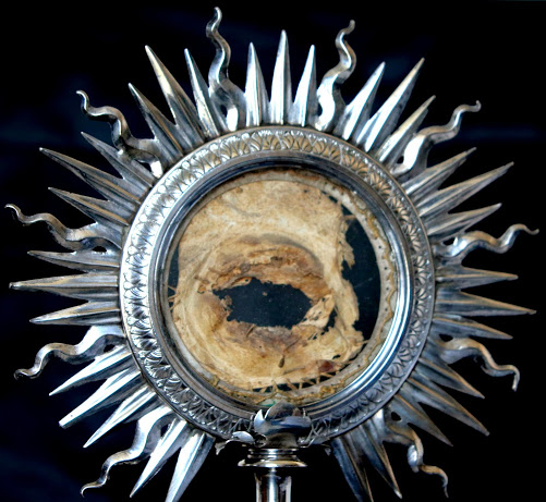 Nella Cattedrale di San Pietro a Bologna la reliquia delle stimmate di San Francesco, Patrono d’Italia, che risalgono a 800 anni fa