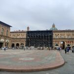 Piazza Maggiore, proseguono lavori per il maxi schermo del cinema