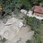 Grossa frana a pochi metri da una casa, paura a Zola Predosa (Bo)