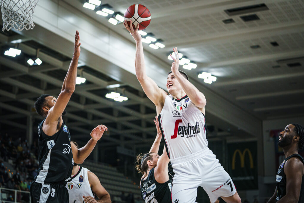 Alibegovic saluta la Virtus: “Felicissimo di averne fatto parte”