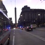 Pretende di salire in bus con la bici e minaccia l’autista