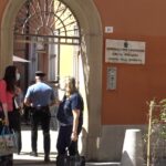 Studentessa abusata nei bagni della scuola: condannati due giovani