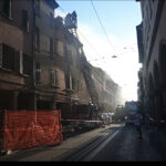 Incendio in via Sant’Isaia. Un intossicato, famiglie evacuate