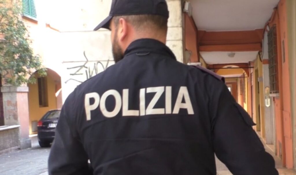 Perseguita e minaccia ex collega, arrestato