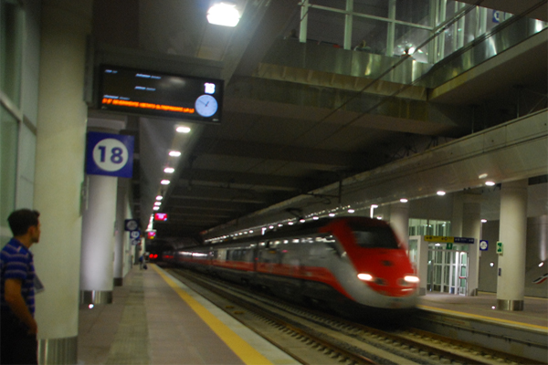 Treni: a Bologna ritardi fino a 150 minuti per il maltempo
