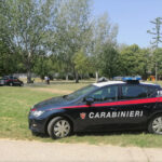 Sesso al parco alle 6 del pomeriggio, coppia denunciata