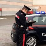 Derubano una donna nel parcheggio del supermercato, denunciati