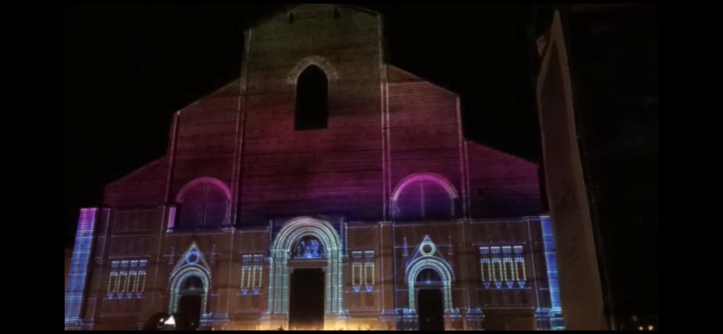 La Facciata di San Petronio “costruita” di luce