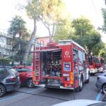 Incendio in via Albertazzi, a fuoco il tetto di una villetta